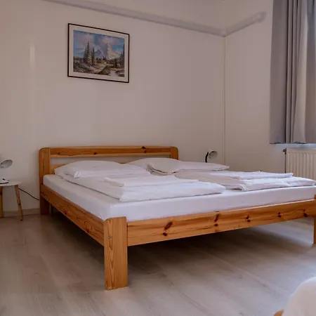 Apartman Barát - Teljes Ház Kiadó Kerttel, 4