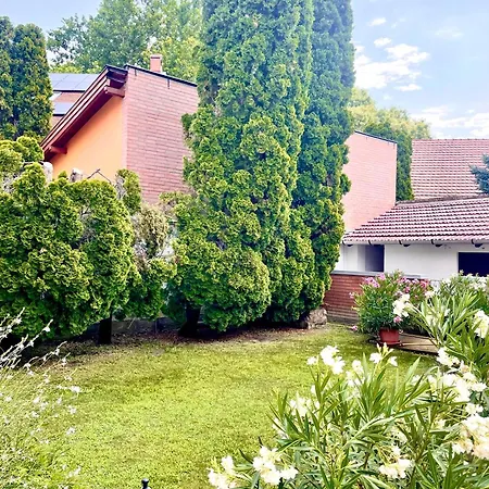 Apartman Barát - Teljes Ház Kiadó Kerttel, 4 Szeged