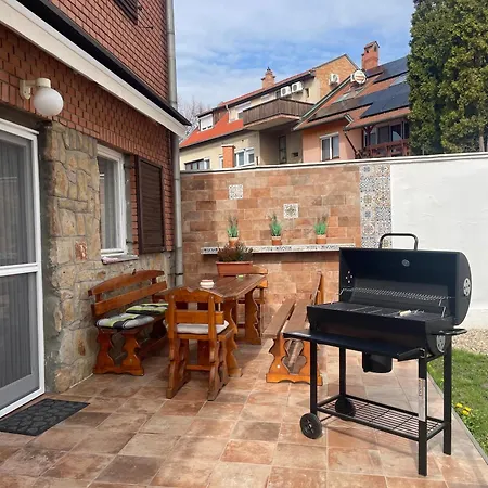 Barát - Teljes Ház Kiadó Kerttel, 4 * Szeged